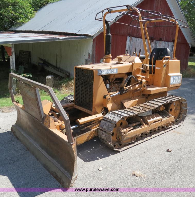 image for item B2392 1982 Komatsu D20A-5 dozer