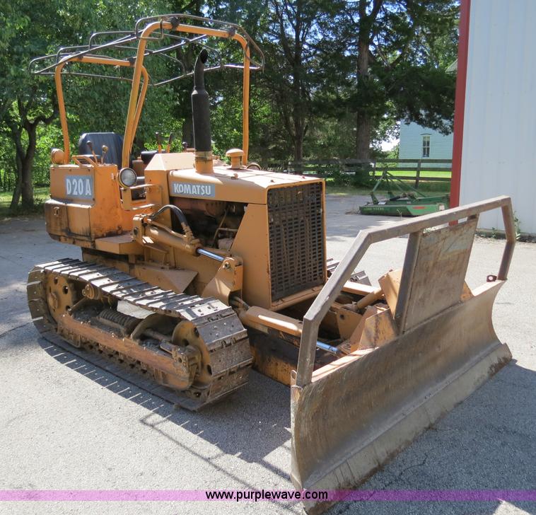 image for item B2392 1982 Komatsu D20A-5 dozer