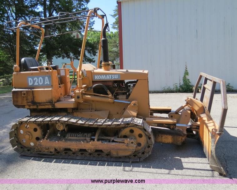 image for item B2392 1982 Komatsu D20A-5 dozer