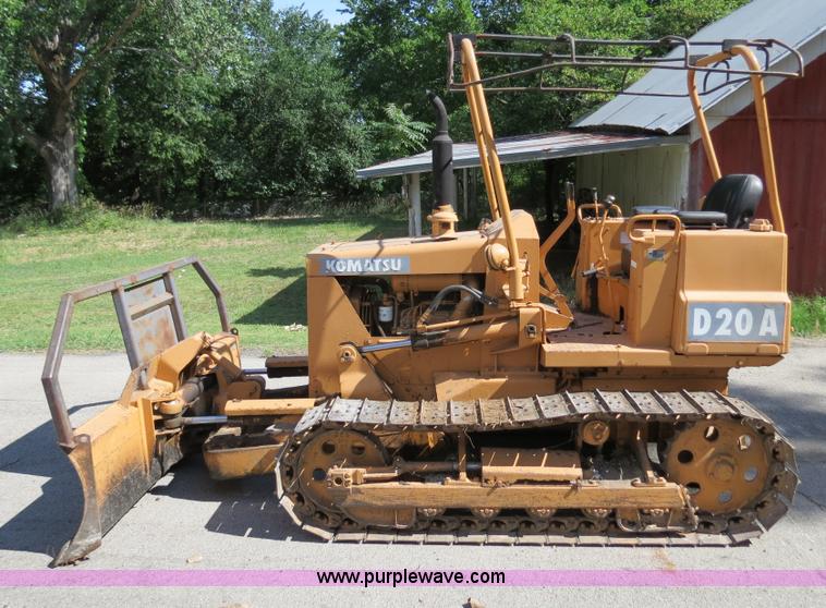 image for item B2392 1982 Komatsu D20A-5 dozer