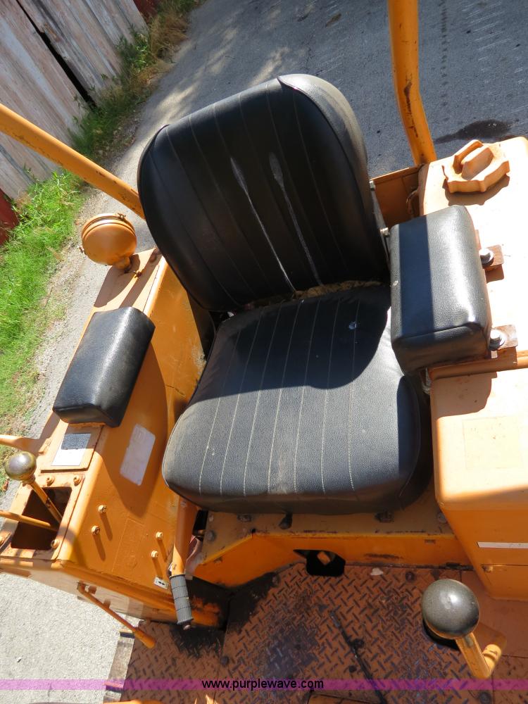 image for item B2392 1982 Komatsu D20A-5 dozer