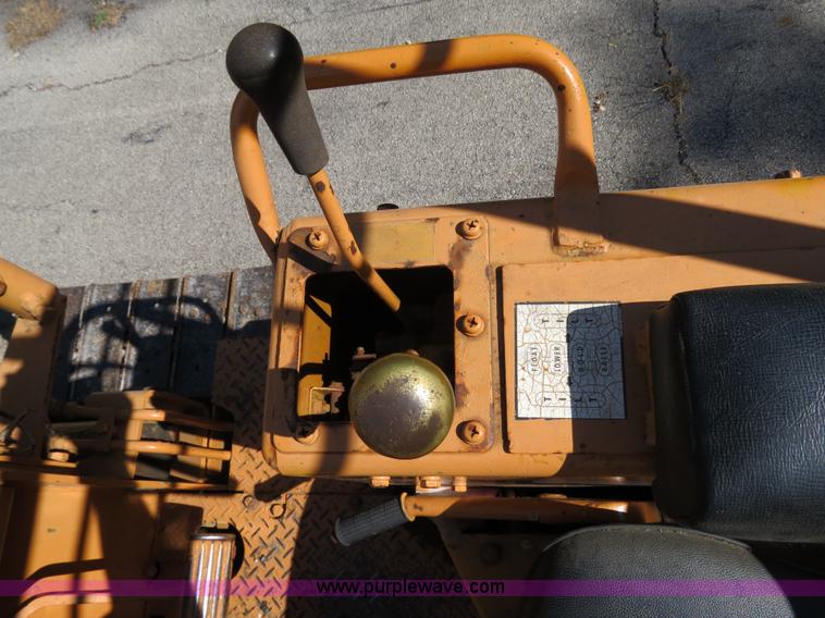 image for item B2392 1982 Komatsu D20A-5 dozer