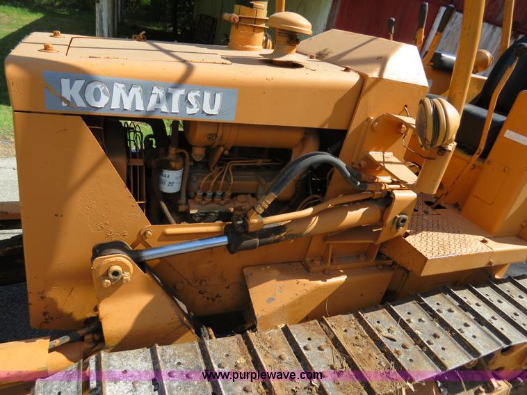 image for item B2392 1982 Komatsu D20A-5 dozer
