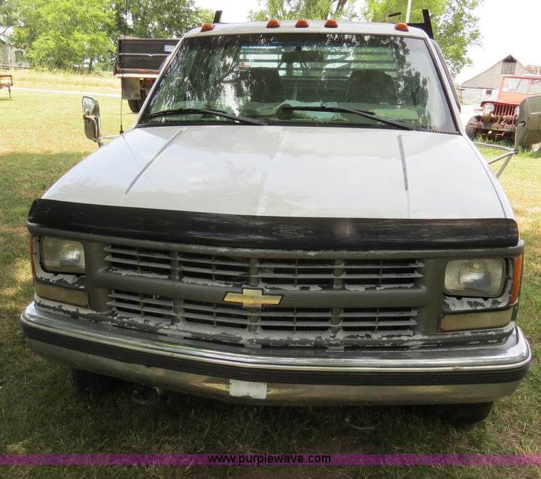 image for item B2401 1998 Chevrolet 3500 flatbed pickup truck