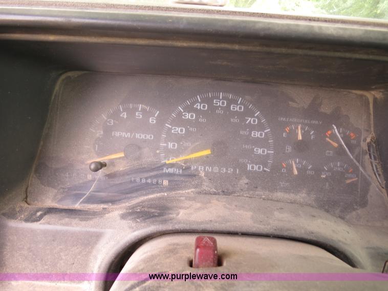 image for item B2401 1998 Chevrolet 3500 flatbed pickup truck