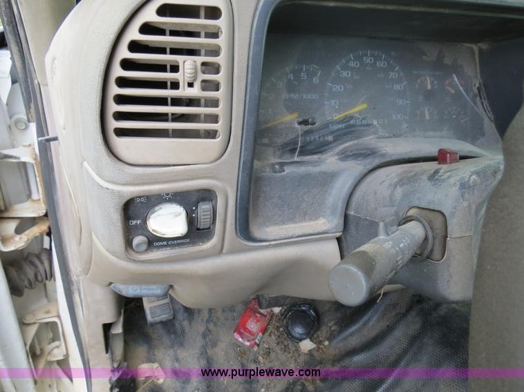 image for item B2401 1998 Chevrolet 3500 flatbed pickup truck