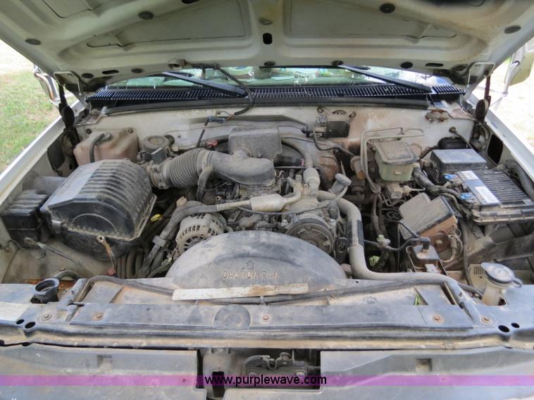 image for item B2401 1998 Chevrolet 3500 flatbed pickup truck