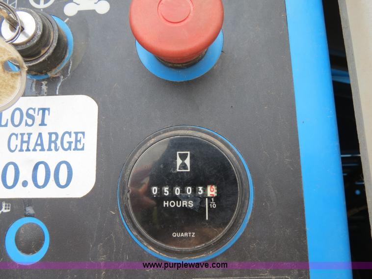 image for item B2408 1999 Genie S85 boom lift