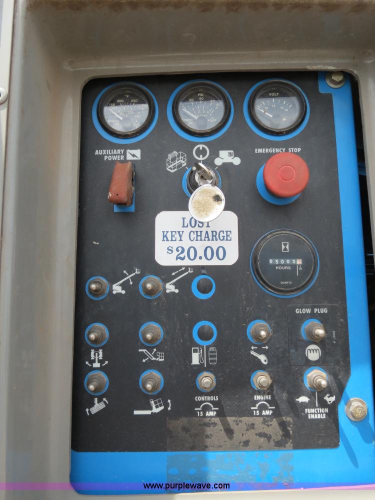 image for item B2408 1999 Genie S85 boom lift