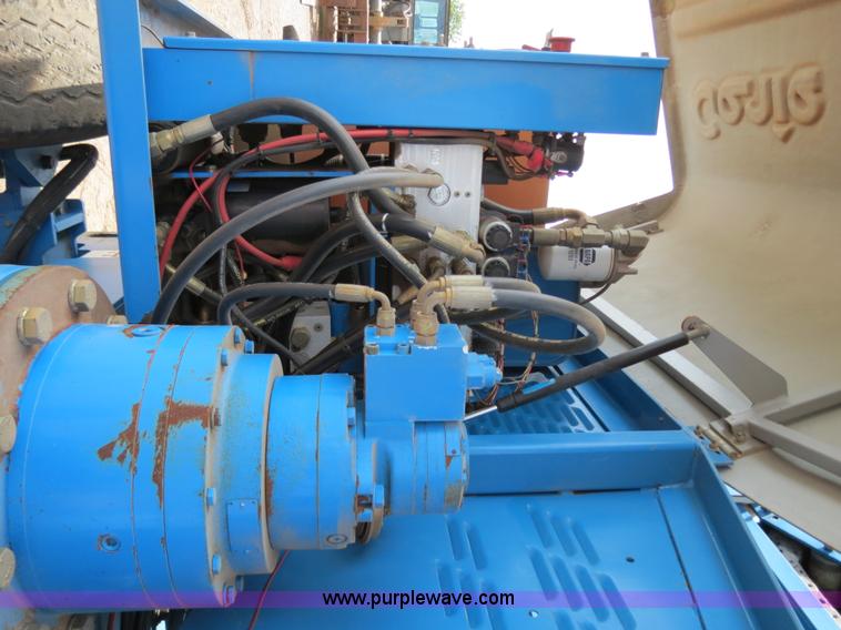 image for item B2408 1999 Genie S85 boom lift
