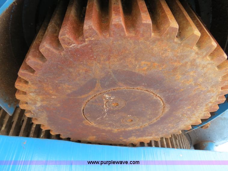 image for item B2408 1999 Genie S85 boom lift