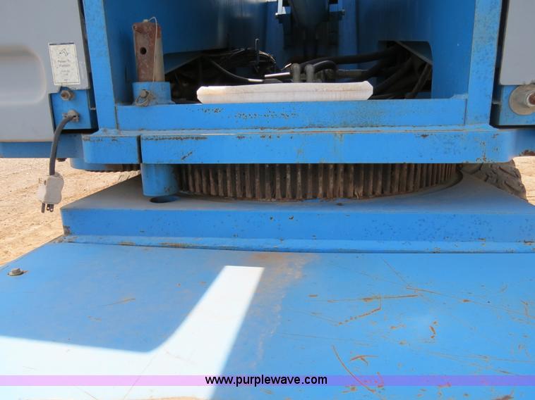 image for item B2408 1999 Genie S85 boom lift