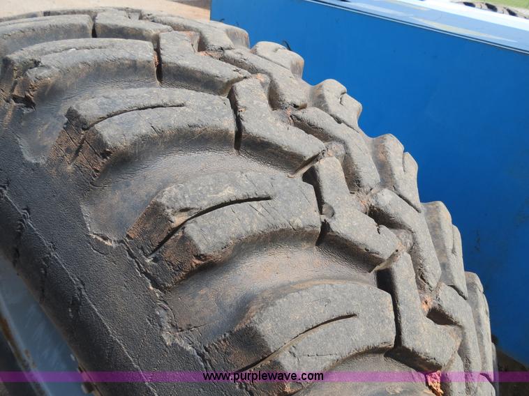 image for item B2408 1999 Genie S85 boom lift