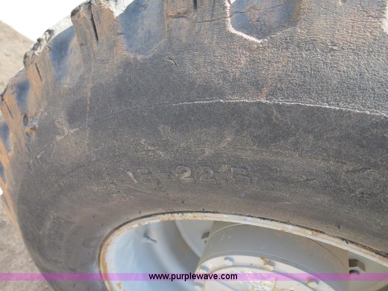 image for item B2408 1999 Genie S85 boom lift