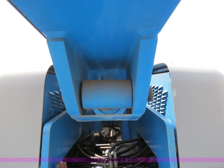 image for item B2408 1999 Genie S85 boom lift