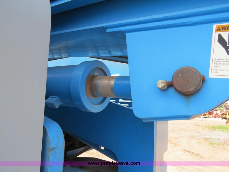 image for item B2408 1999 Genie S85 boom lift