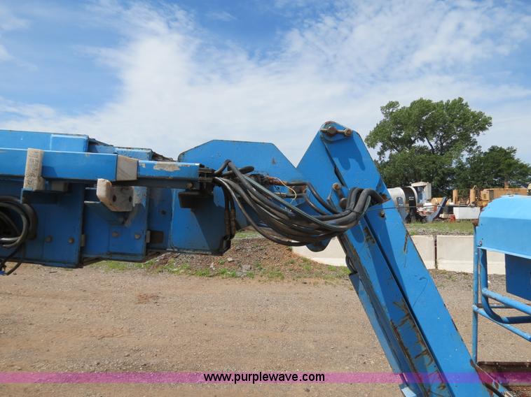 image for item B2408 1999 Genie S85 boom lift