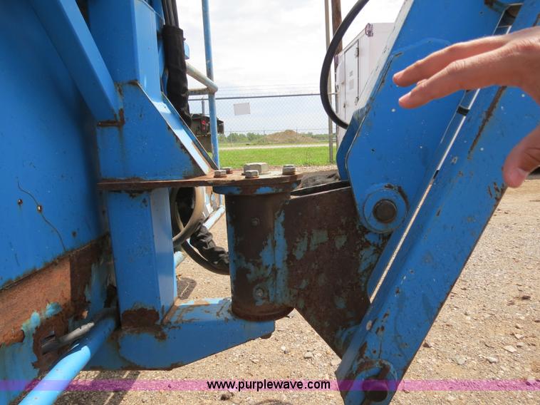 image for item B2408 1999 Genie S85 boom lift