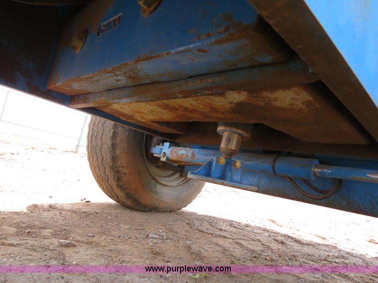 image for item B2408 1999 Genie S85 boom lift