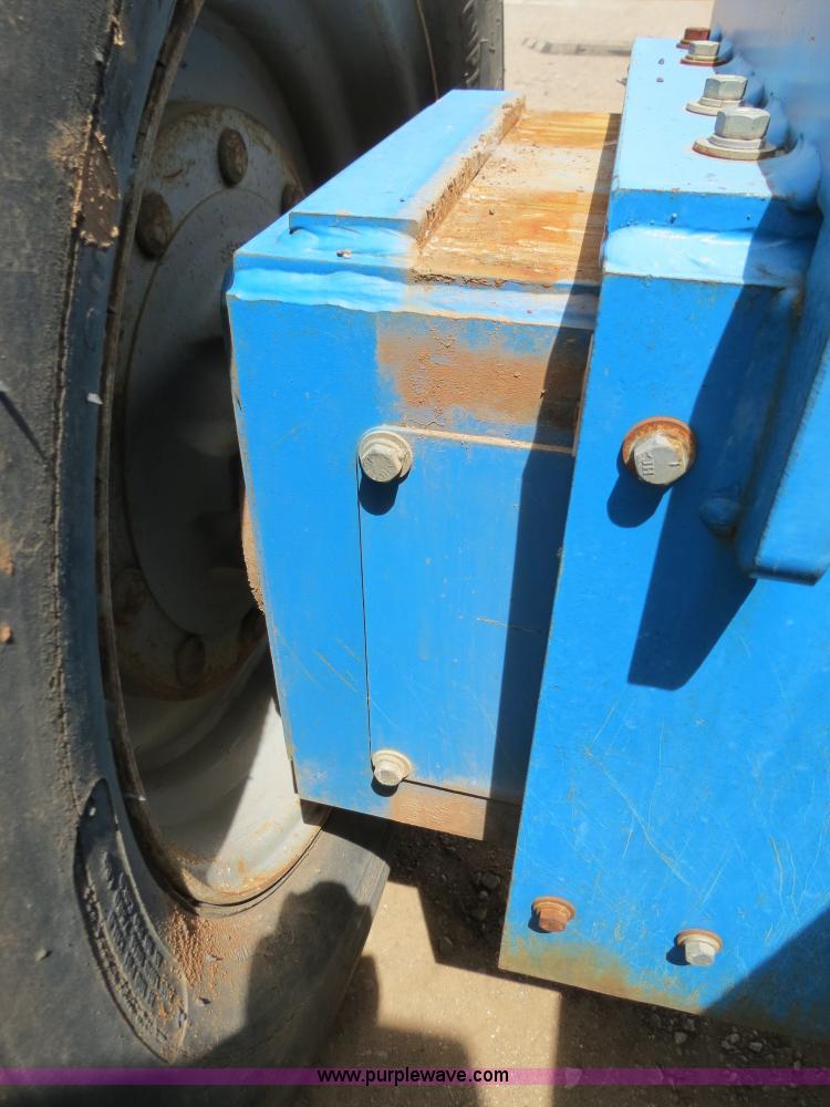 image for item B2408 1999 Genie S85 boom lift