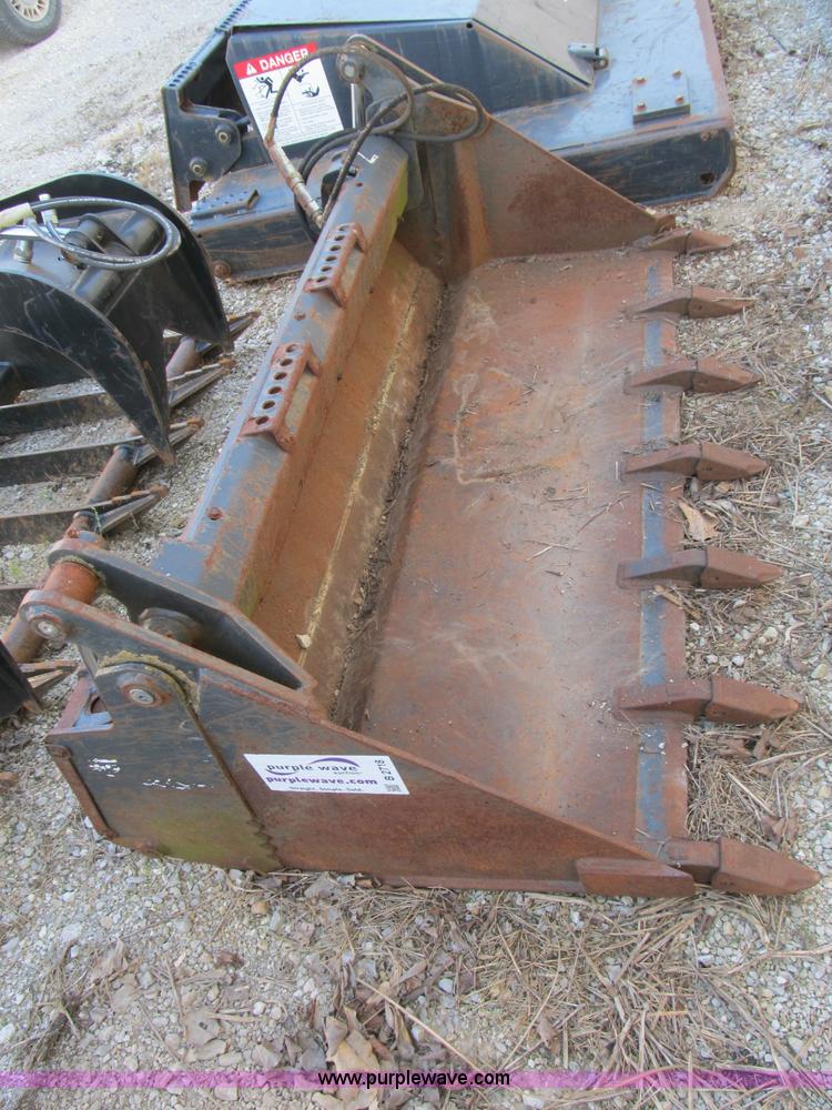 image for item B2718 Melroe 4-in-1 skid steer bucket