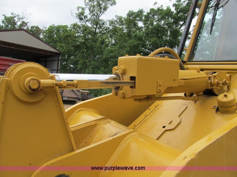 image for item B2721 1994 Caterpillar 953B track loader