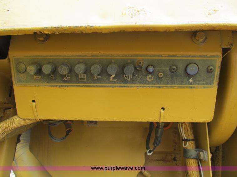 image for item B2721 1994 Caterpillar 953B track loader