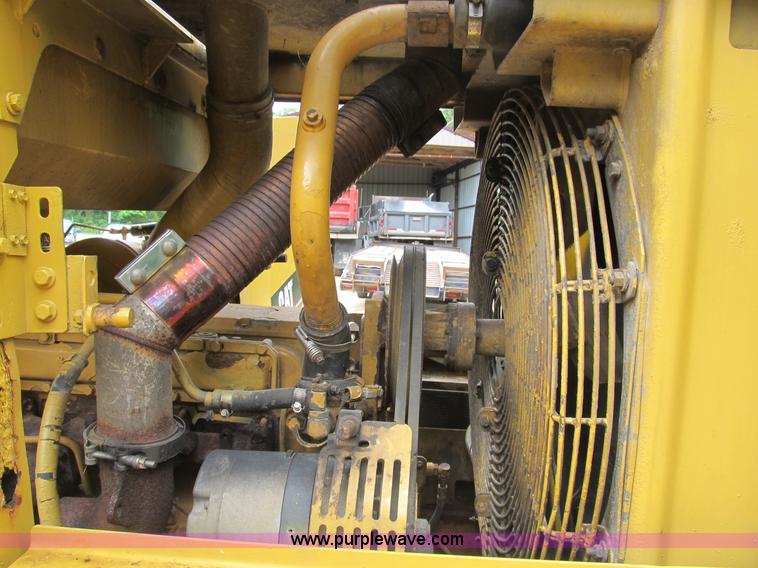 image for item B2721 1994 Caterpillar 953B track loader