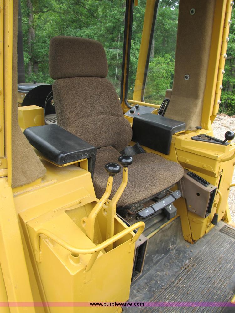 image for item B2721 1994 Caterpillar 953B track loader