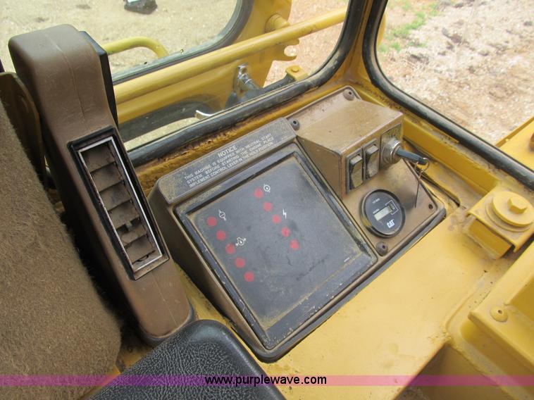 image for item B2721 1994 Caterpillar 953B track loader