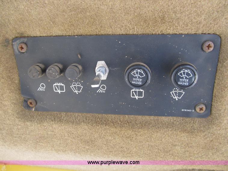 image for item B2721 1994 Caterpillar 953B track loader