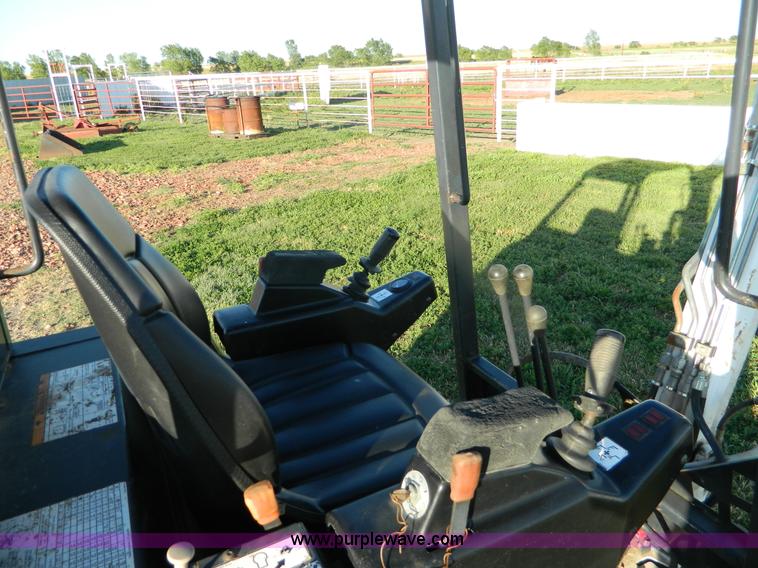 image for item B3711 Bobcat X320 mini excavator