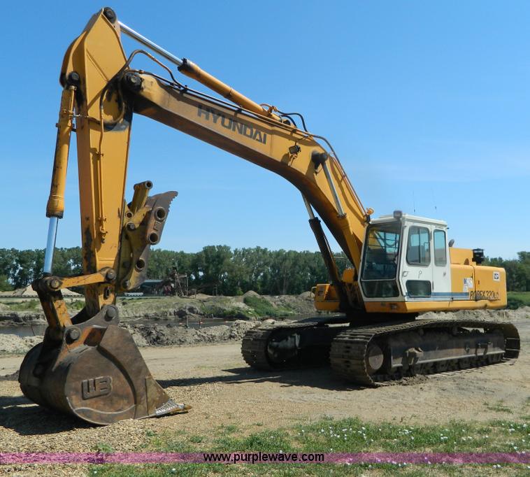 image for item B3735 1993 Hyundai 320LC excavator