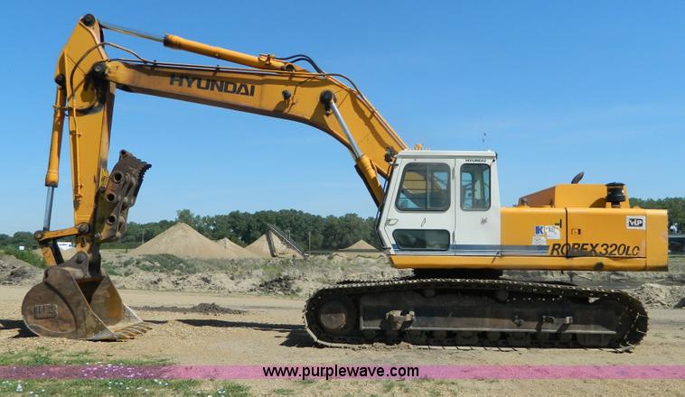 image for item B3735 1993 Hyundai 320LC excavator