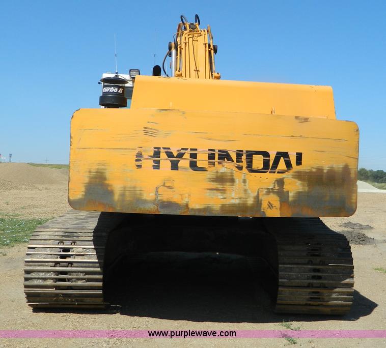 image for item B3735 1993 Hyundai 320LC excavator