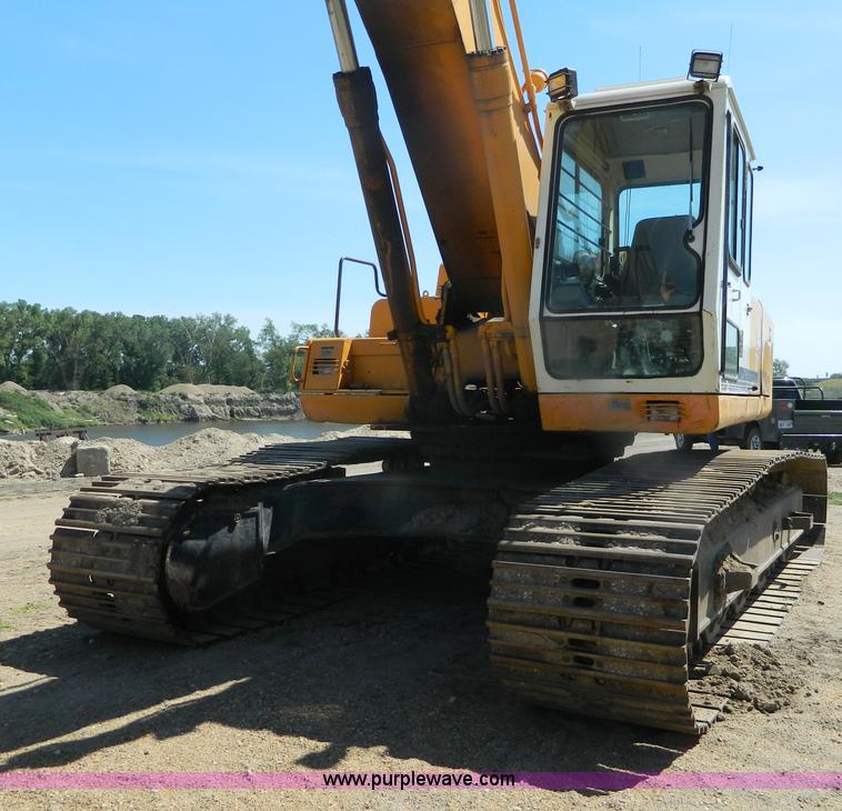 image for item B3735 1993 Hyundai 320LC excavator