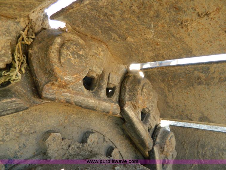 image for item B3735 1993 Hyundai 320LC excavator