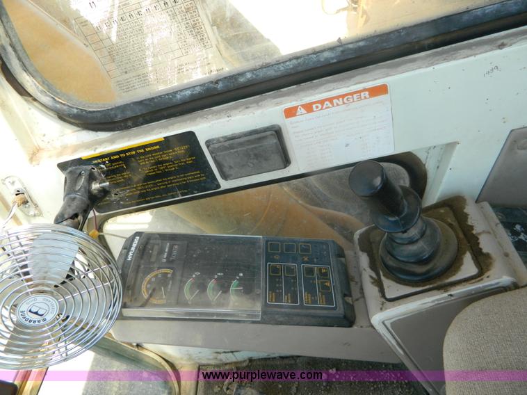 image for item B3735 1993 Hyundai 320LC excavator