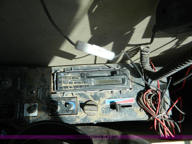 image for item B3735 1993 Hyundai 320LC excavator