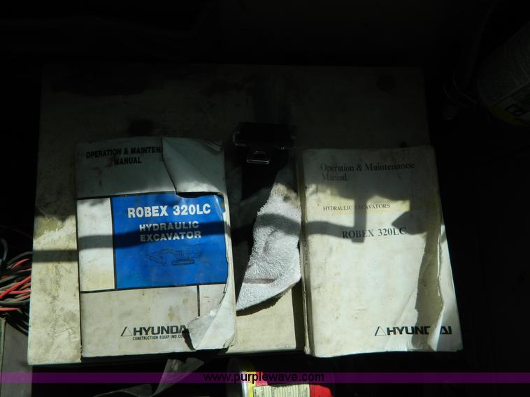 image for item B3735 1993 Hyundai 320LC excavator