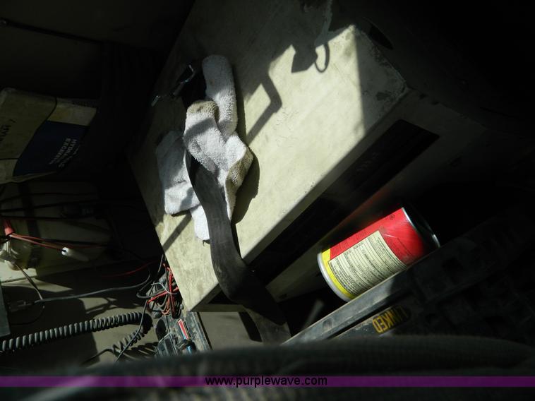 image for item B3735 1993 Hyundai 320LC excavator