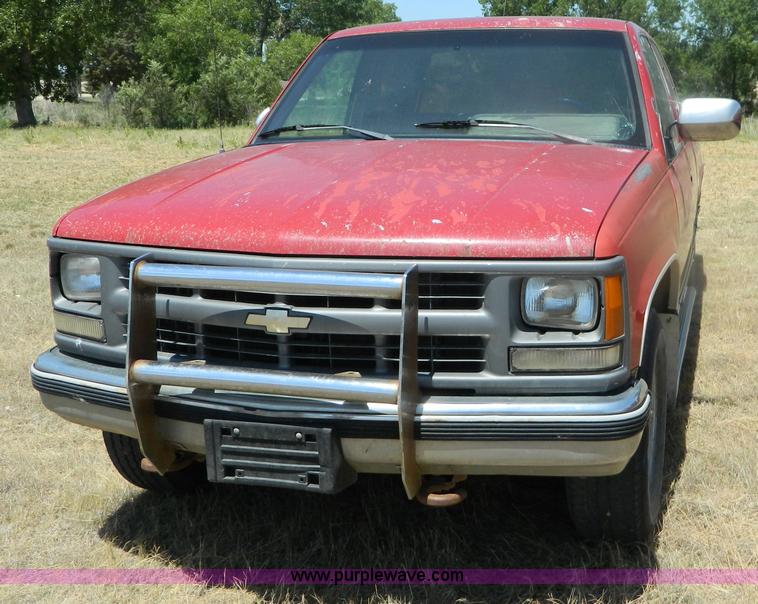 image for item B3743 1989 Chevrolet 2500 pickup truck