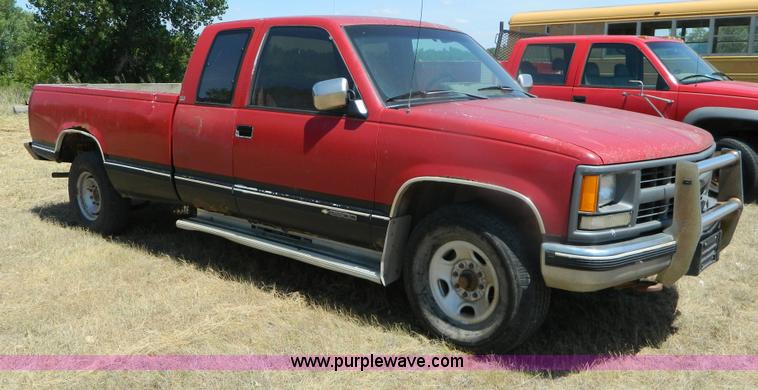 image for item B3743 1989 Chevrolet 2500 pickup truck