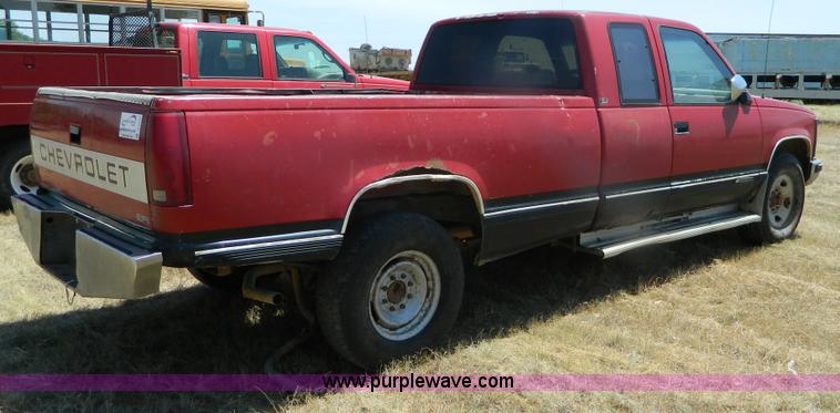 image for item B3743 1989 Chevrolet 2500 pickup truck