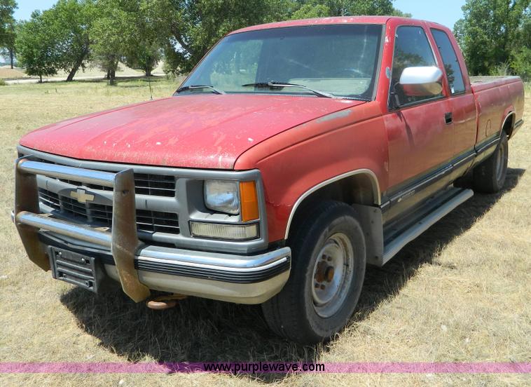 image for item B3743 1989 Chevrolet 2500 pickup truck