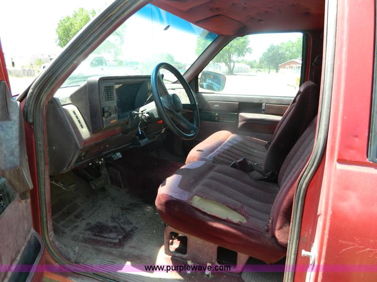image for item B3743 1989 Chevrolet 2500 pickup truck