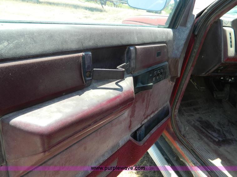 image for item B3743 1989 Chevrolet 2500 pickup truck