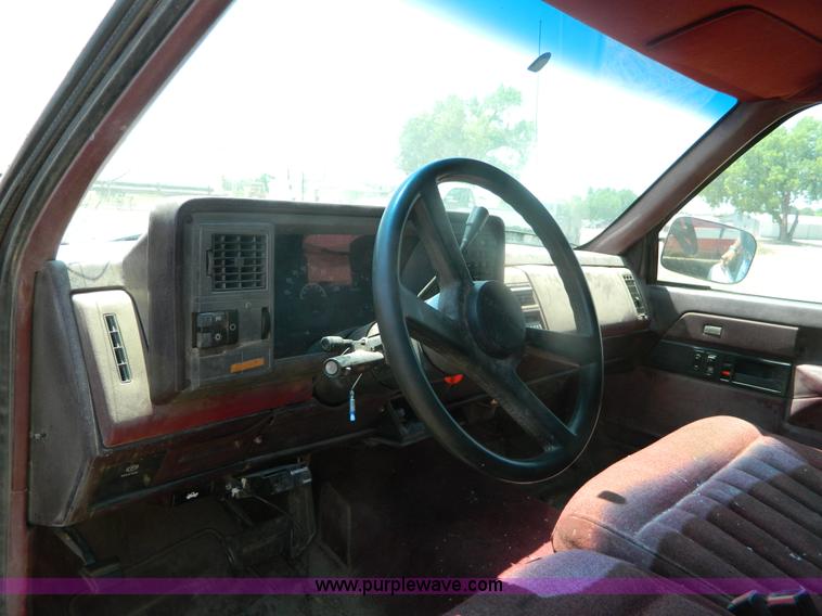 image for item B3743 1989 Chevrolet 2500 pickup truck