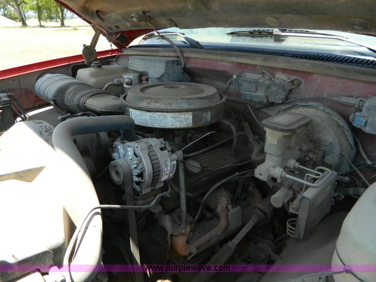 image for item B3743 1989 Chevrolet 2500 pickup truck
