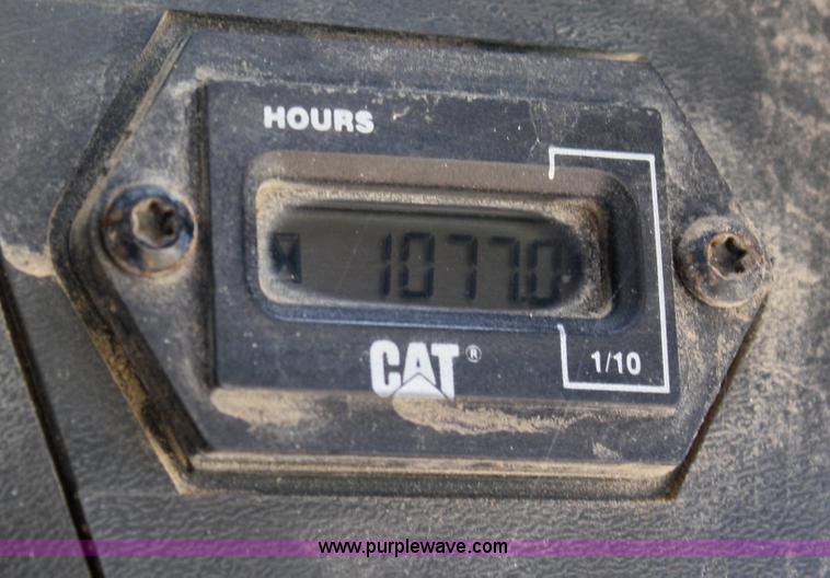 image for item B6744 2001 Caterpillar 236 skid steer